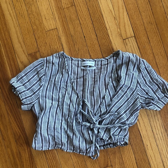 Urban Outfitters wrap tee - Picture 2 of 3